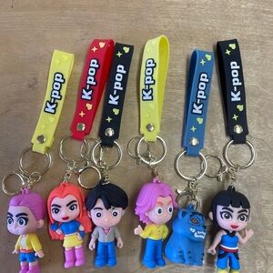 6 Pack K-pop Character Keychains Set